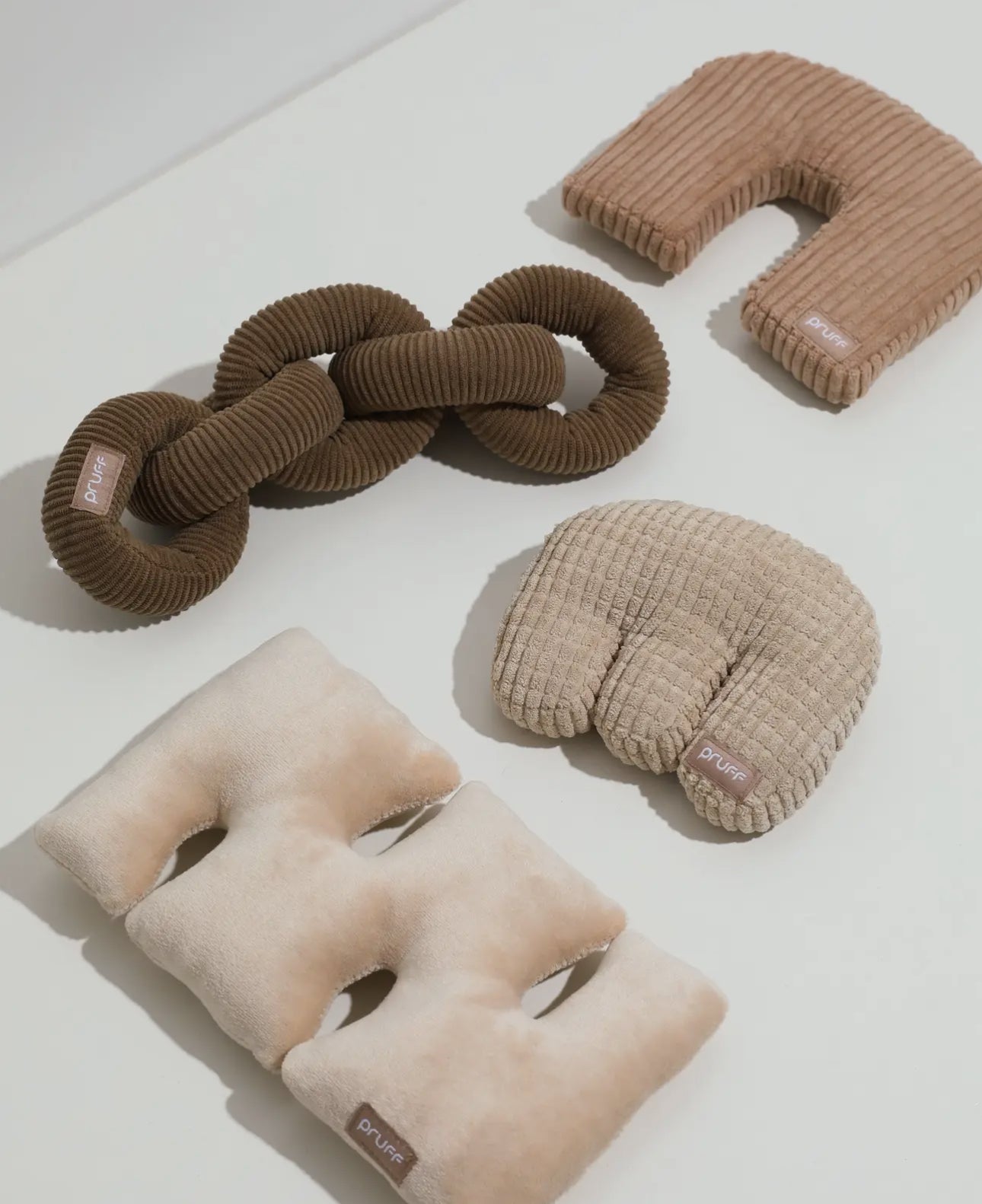 Many Links Plush Toy