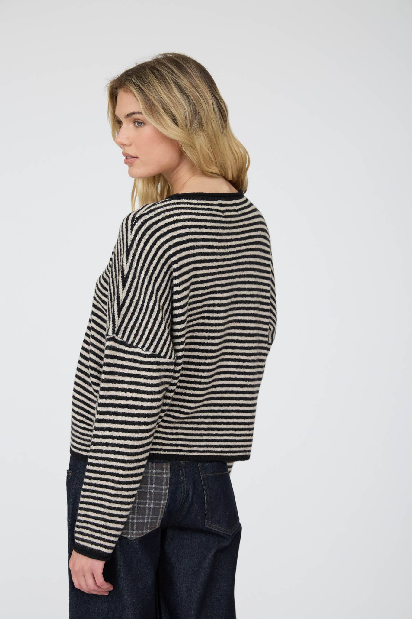 STRIPE RAW EDGE BUTTON DOWN LONG SLEEVE CARDIGAN